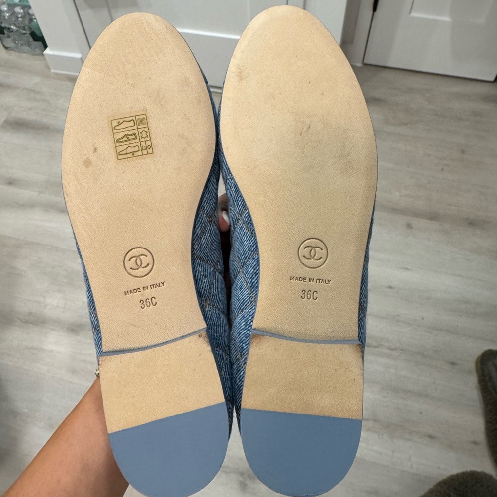 CHANEL Light Blue Denim CC Bow Ballerina Flats - Picture 3 of 3